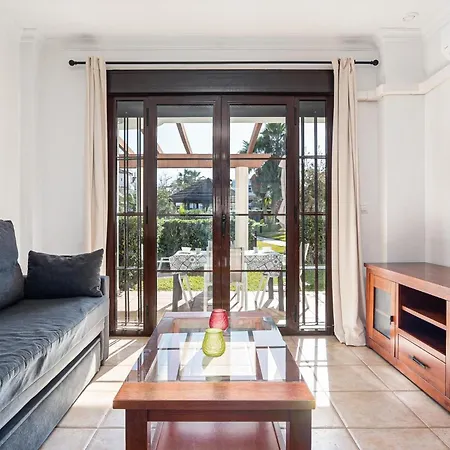Apartment Coto 8 4 *